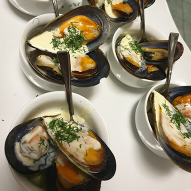Creamed Mussel Bowls